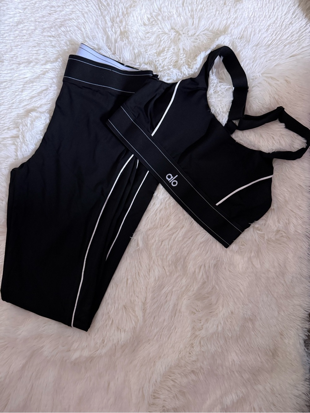 ALO Yoga Black Sports Bra and Legging Set with White Piping